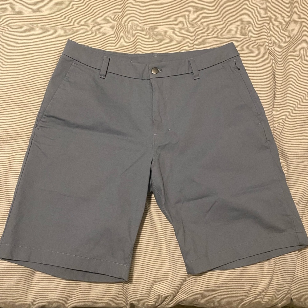 Lululemon Classic-Fit Short 9"
*Oxford — SIZE 33